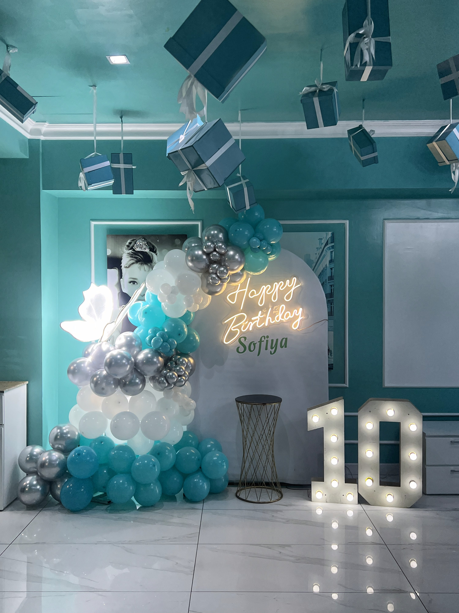Sofiya — 10 yaş qız ad günü, Tiffany mavi dekor
